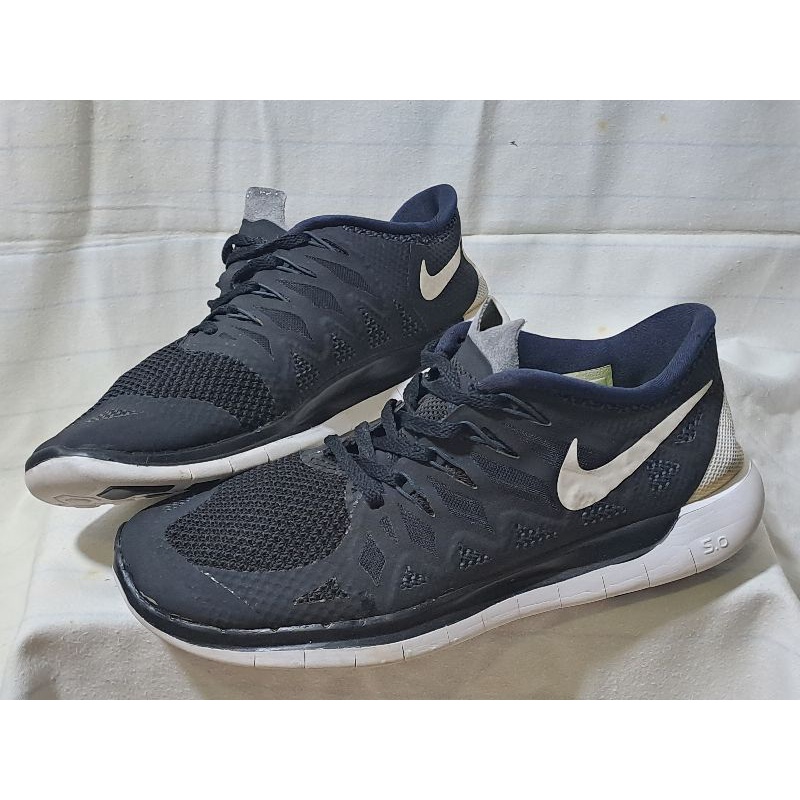 nike free black and white womens