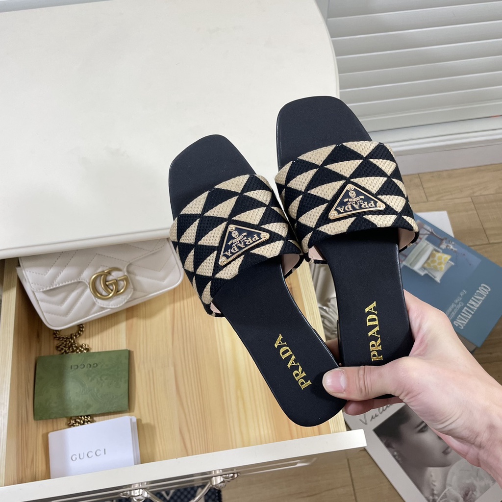 P triangle printed embroidered flat slippers 1964 | Shopee Malaysia
