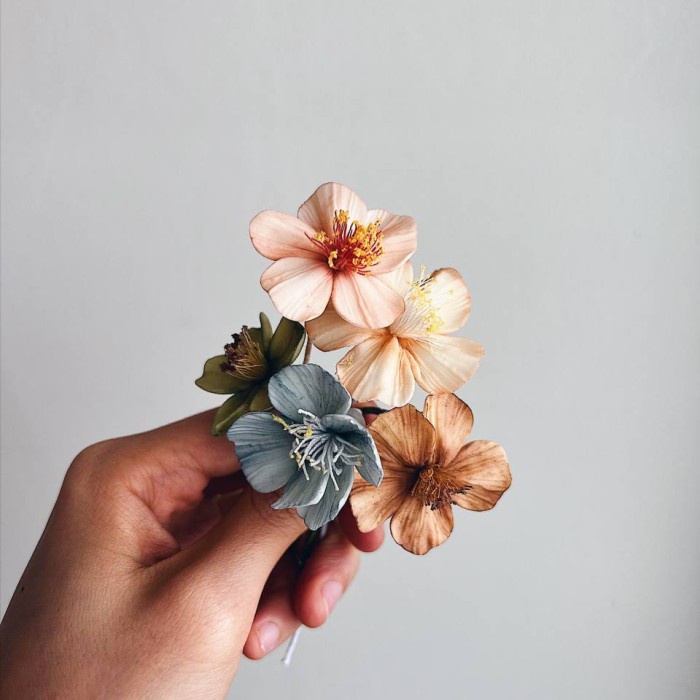 Edible Flowers Cake Decoration Gumpaste Filler Flowers Bundle