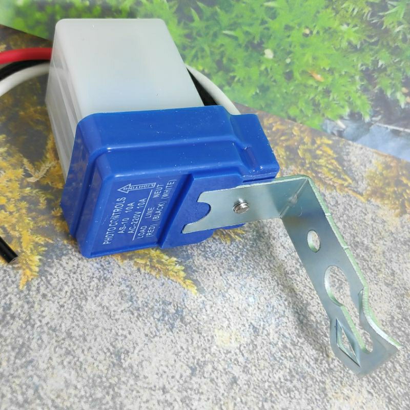 CAHAYA Photocell Ac 220V 10A automatic day and night switch Sensor on