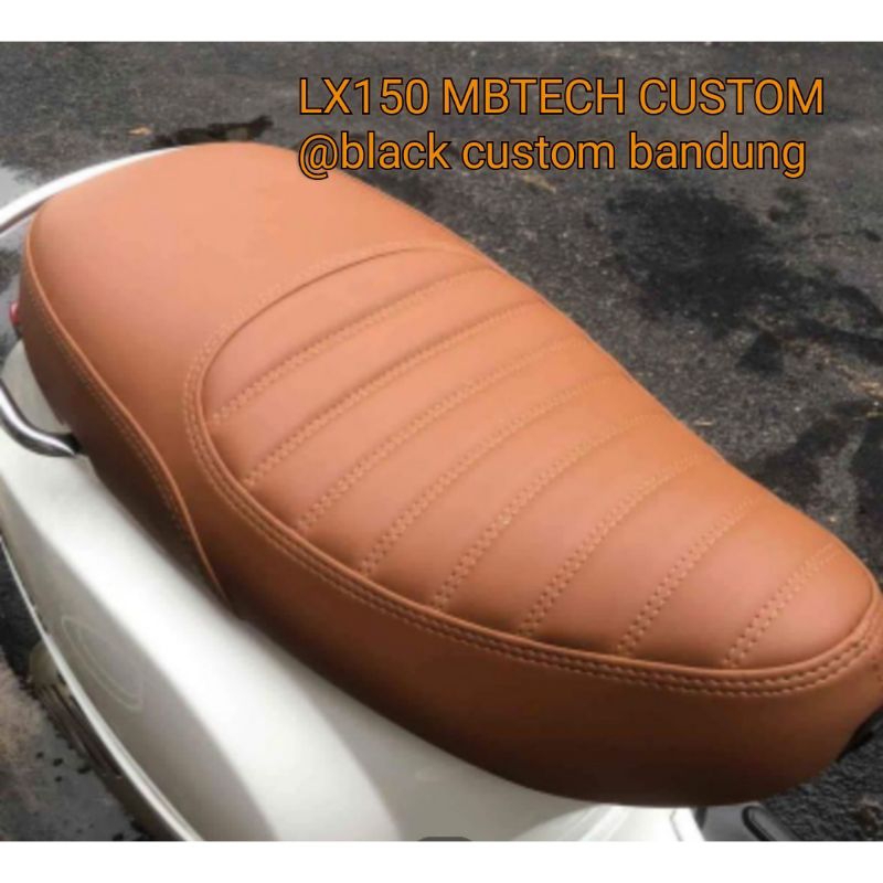 Housse De Selle Piaggio Vespa LX 125/150 2012-2016 Marron Clair Avec Coutures