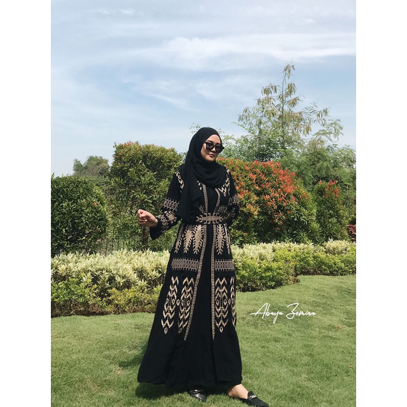 Azza Ethnic Zamira Abaya | Dubai Azza Couple Mother and Child By Toko ...