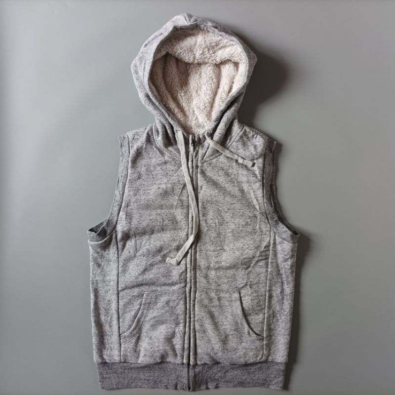 Uniqlo fleece Vest Shopee Malaysia
