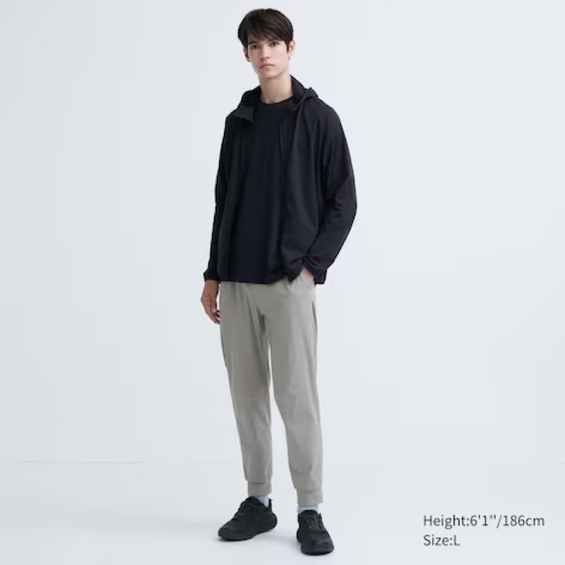 UNIQLO ULTRA STRETCH DRY-EX JOGGER PANTS (LIKE NEW 💯%), Men's Fashion,  Bottoms, Joggers on Carousell