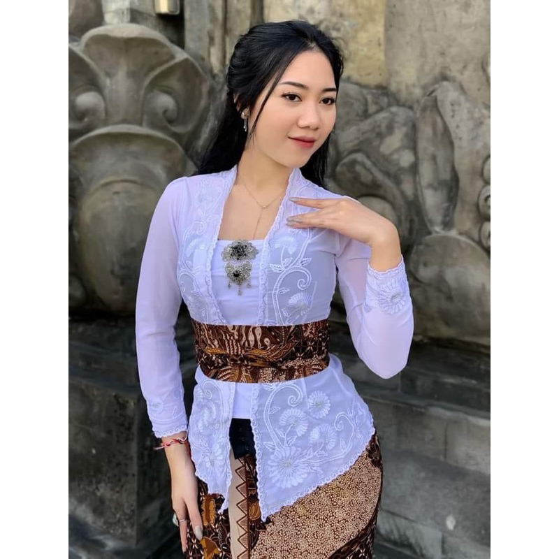 PUTIH Kebaya Becomes The Latest White Embroidery | Shopee Malaysia