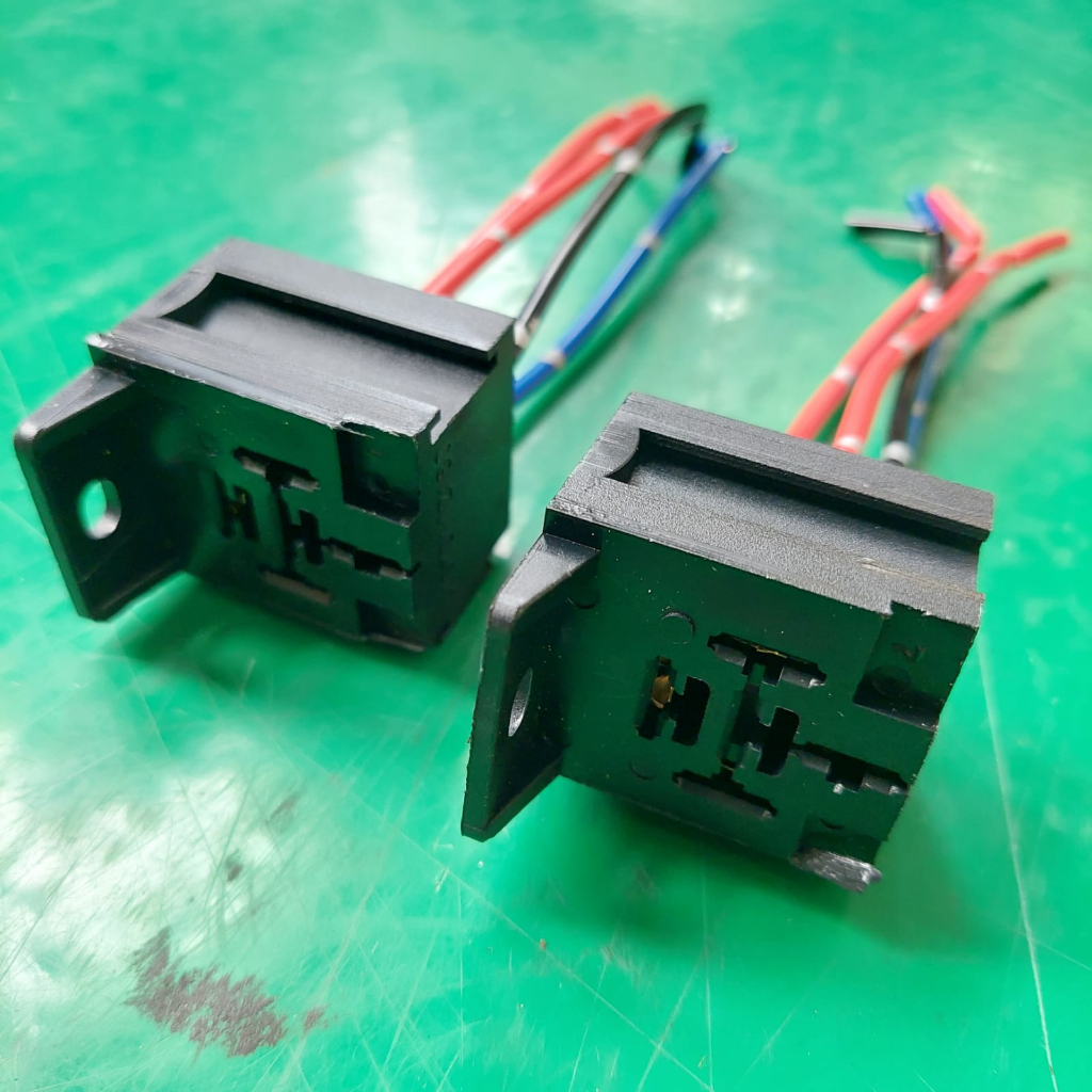 Couple Light Horn RELAY SOCKET+Spot Cable/4Foot RELAY SOCKET Shopee
