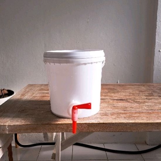 Fermentation Bucket/Fermentation Bucket 4L, Grommet &Spigot included