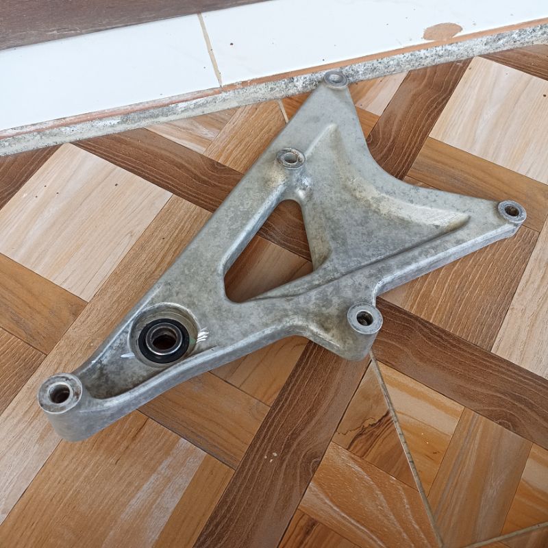 Swing arm Exhaust Mount KZRA Honda vario 125old fi led vario 150old pnp