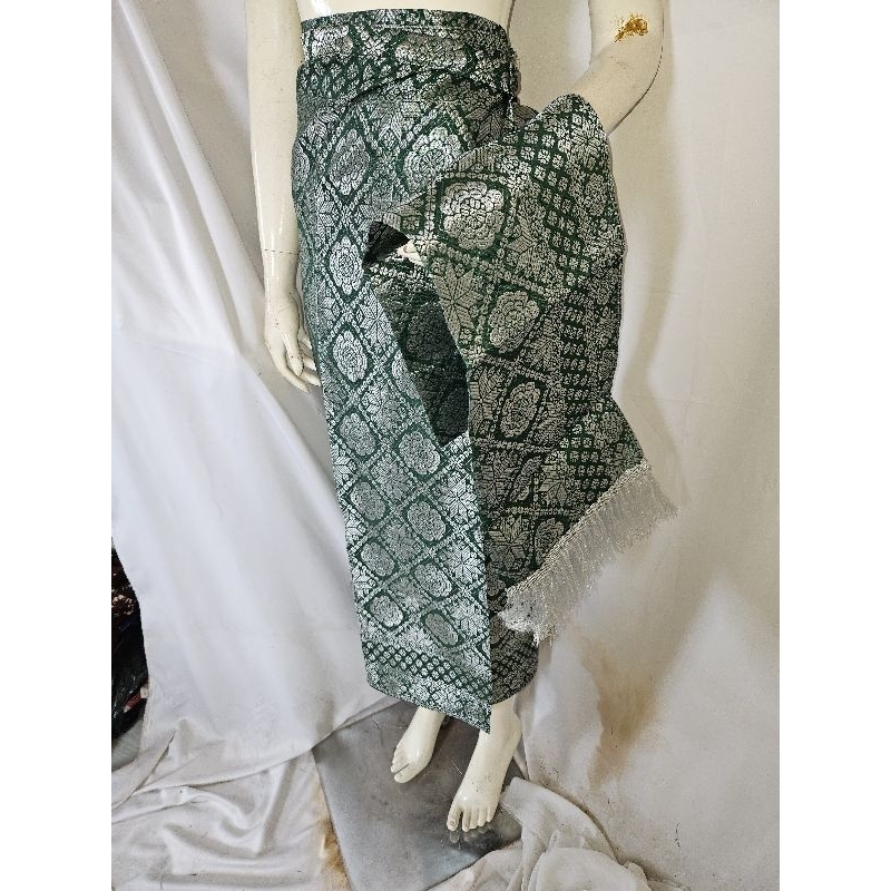 shawl lilit