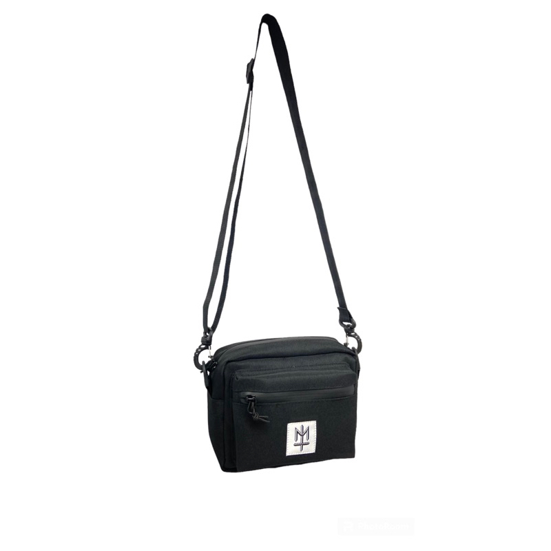 HITAM Maternal DISASTER - SLING BAG VASCHARA - Black PEPIN SLING BAG ...