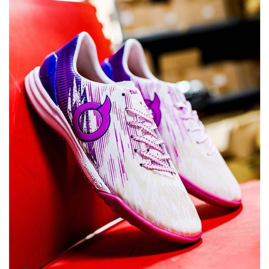 Futsal shoes shopee shop
