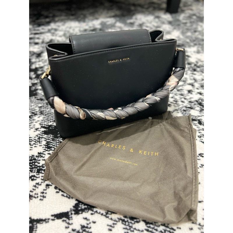 Preloved Charles Keith Sling bag Hand bag