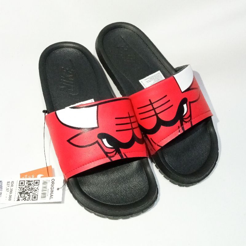 Nike benassi nba hotsell chicago bulls