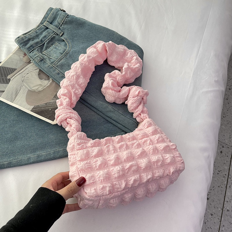 Ryuji Shoulderbag Shoulder Bag Bubble Grid Puffy Cloud Pleat Bag Outfit
