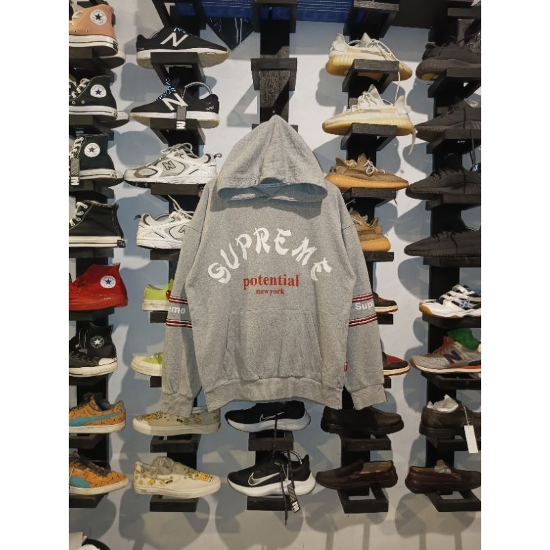 Supreme HOODIE