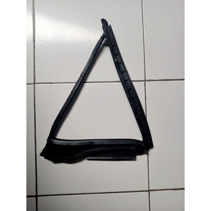 Fortuner vrz rear window triangle rubber available left and right ...