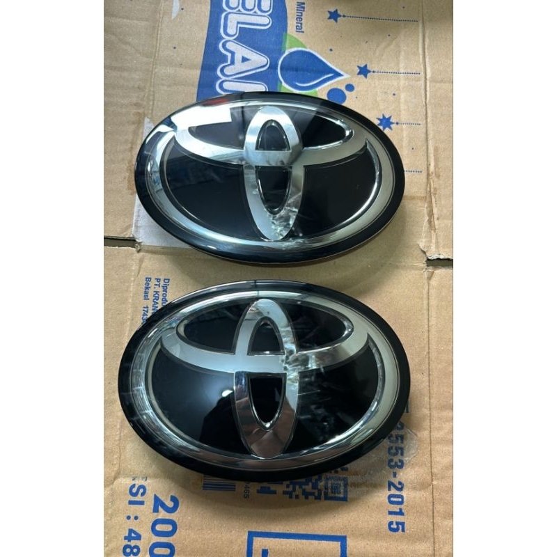 Innova Zenix Original Toyota Front Emblem Logo Shopee Malaysia