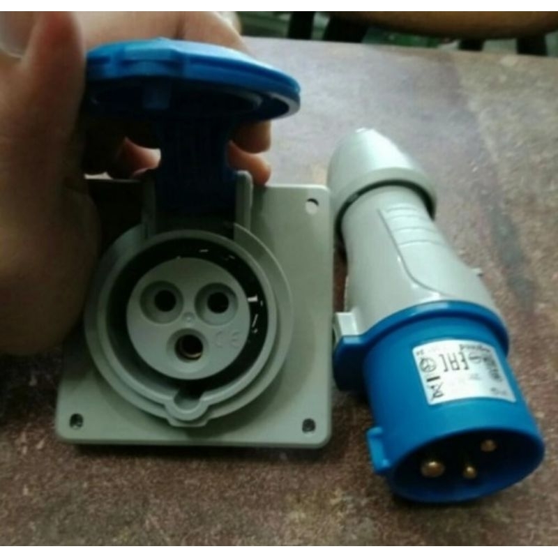 Legrand panel mounting 16A 2p+E ip44 legrand set 555184+555124 Shopee Malaysia