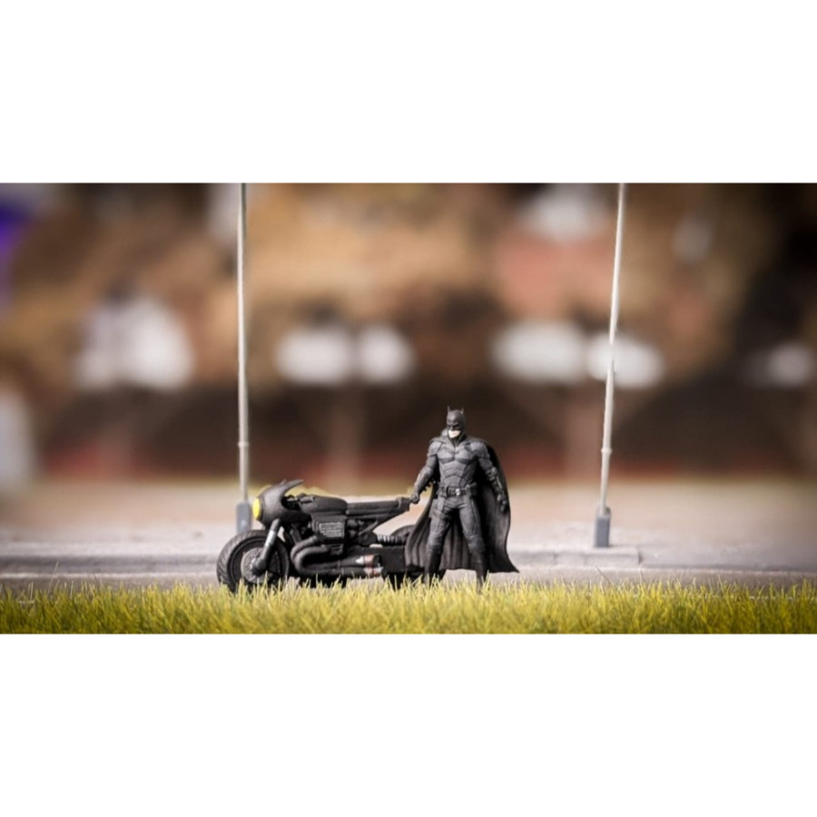 Miniature Figure THE BATMAN Pattinson or Batcycle Batmotor 1/64 HO ...