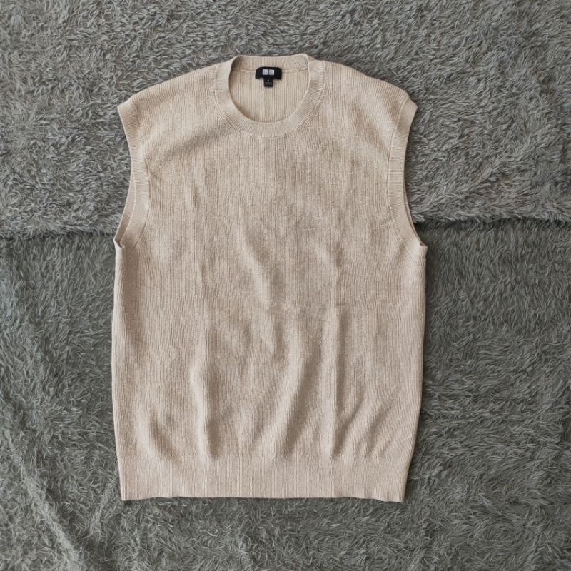 Uniqlo vest knitwear Knit Shopee Malaysia