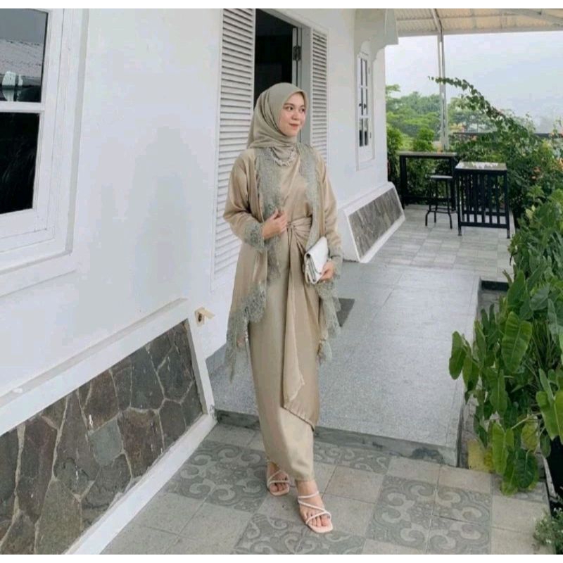 Silky Tille iner Kebaya Set And Wrapped Skirt/Modern Party Kebaya ...