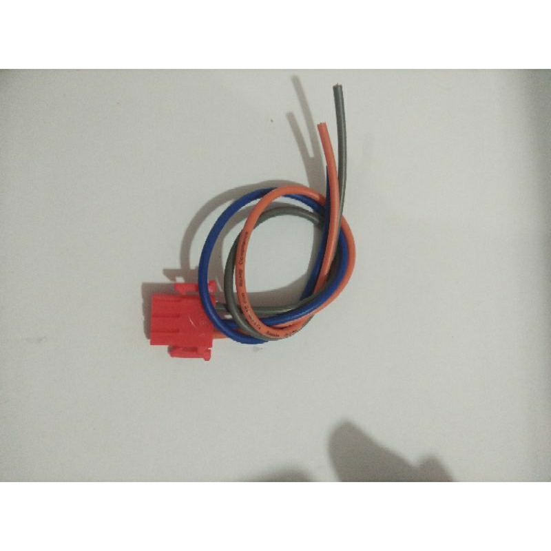 UNIVERSAL 3 PIN FITTING SOCKET 3 LEGS | Shopee Malaysia