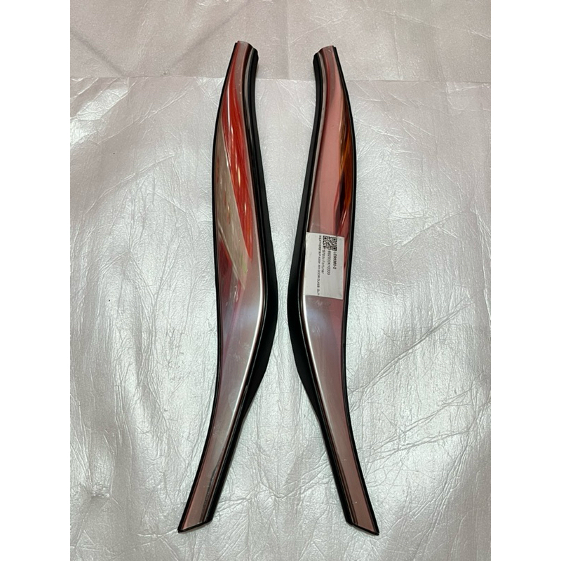 List of original fortuner vrz rear dead glass rubber | Shopee Malaysia