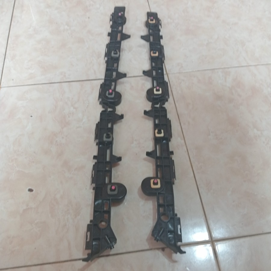 ORIGINAL innova ZENIX REAR bumper bracket | Shopee Malaysia
