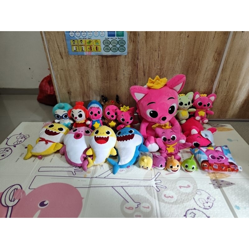 Pinkfong Doll, Baby Shark, Mommy Shark, Daddy Shark Original | Shopee