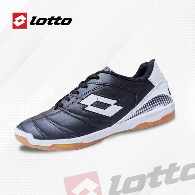 Futsal shoes for badminton deals