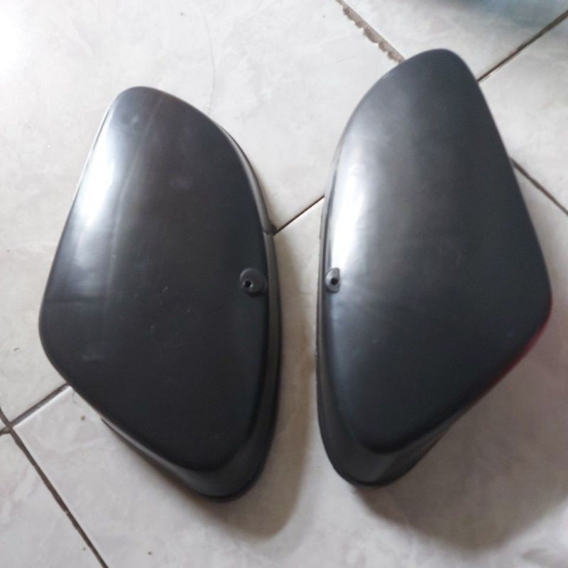 MERAH HITAM Cofer accu Battery Box Cover The Side Battery tepong c70 ...