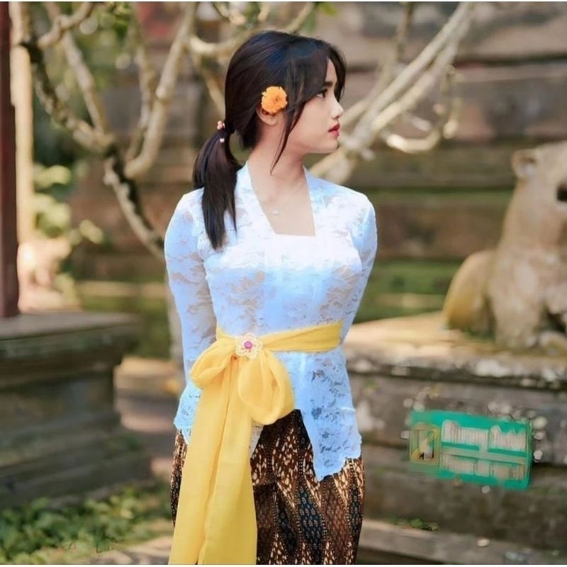 Bali kebaya Set | Modern Balinese kebaya l Kutbaru kebaya | Sofia bed ...
