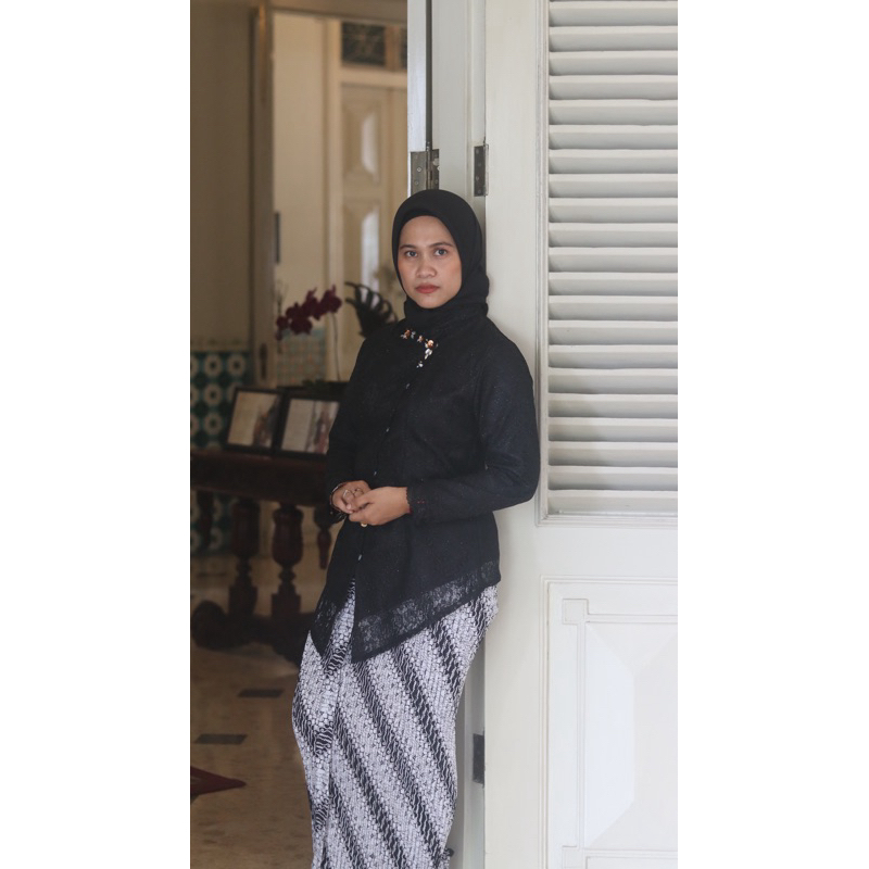 Janggan Kebaya/Sanghai Kebaya/broklat kebaya/dian sastro kebaya