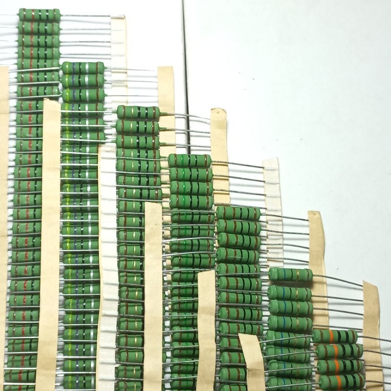 105 Stück Metallfilm-Widerstände 2W - 21 Werte Von 10-91 Ohm
