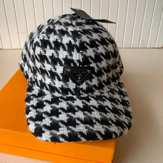 Prada sale cap price