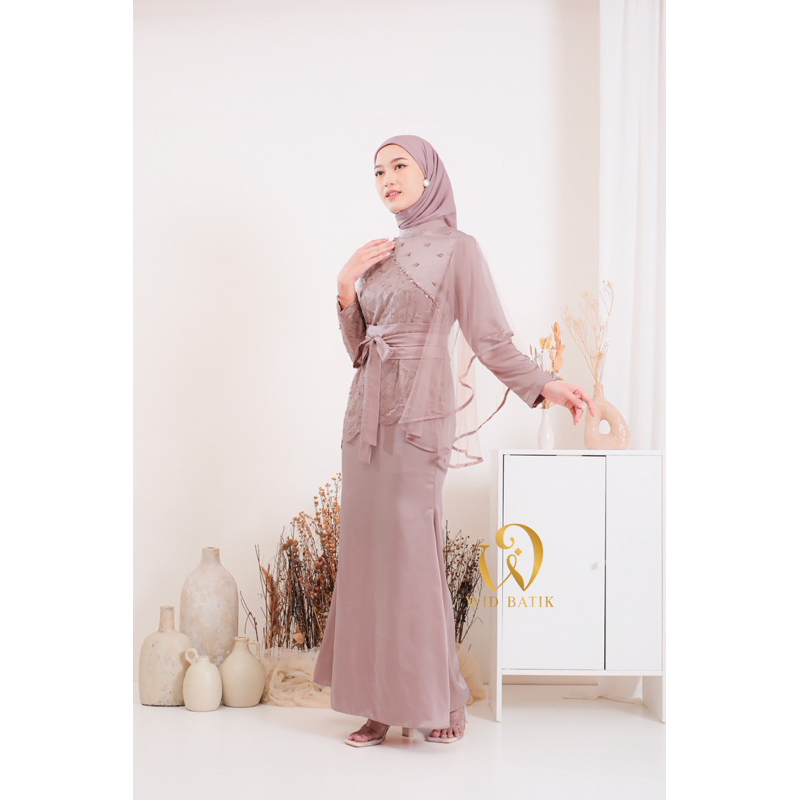 navy blue and gold lace dress Muslim Graduation Gifts For Her, Personalised Graduation Acrylic Plaqu main image 0