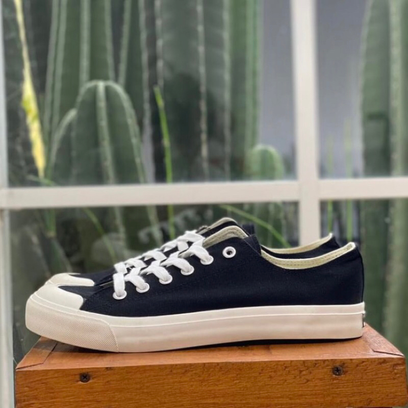 airwalk canvas low trainers