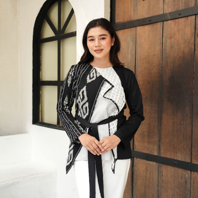 MODERN FLOW BLACK WOVEN TOP