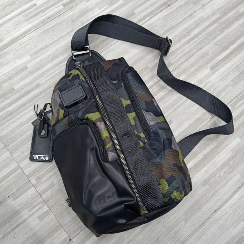 Tumi smith outlet sling