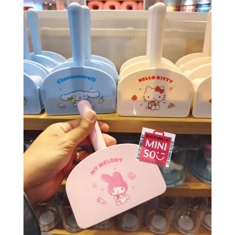 Miniso x SANRIO Hair Removal On Clothes/Standing Lint Remover