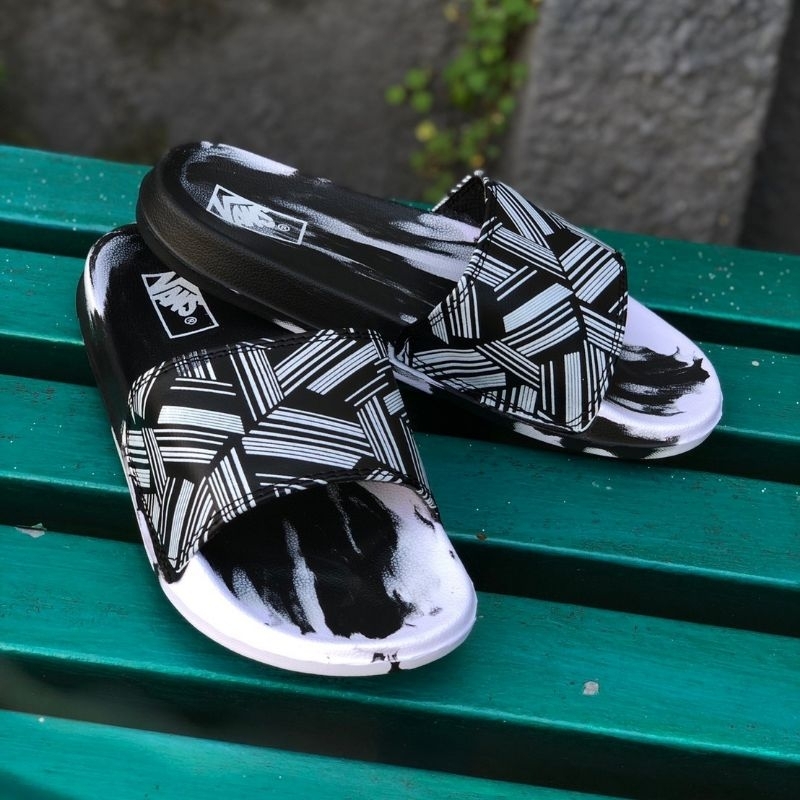 Marvel hot sale vans slides