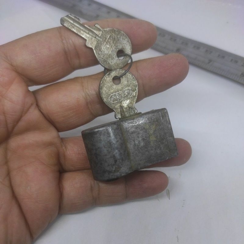 Vespa Original Spare lock Spare lock Fisam Nos Vigano | Shopee Malaysia