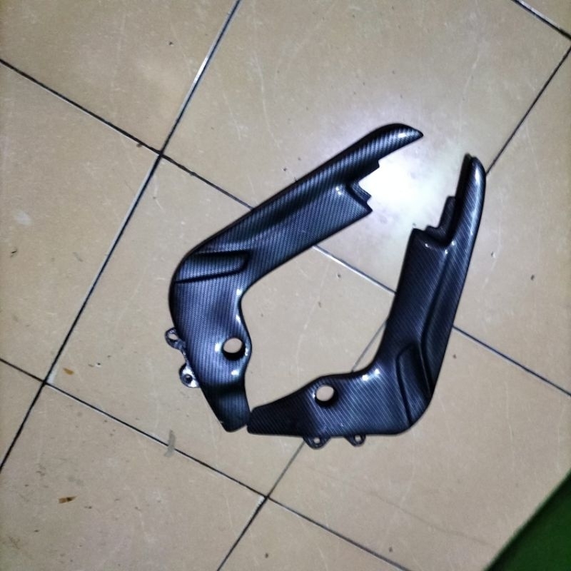 Cover Delta Box Yamaha R15 V3 Carbon CLUP | Shopee Malaysia