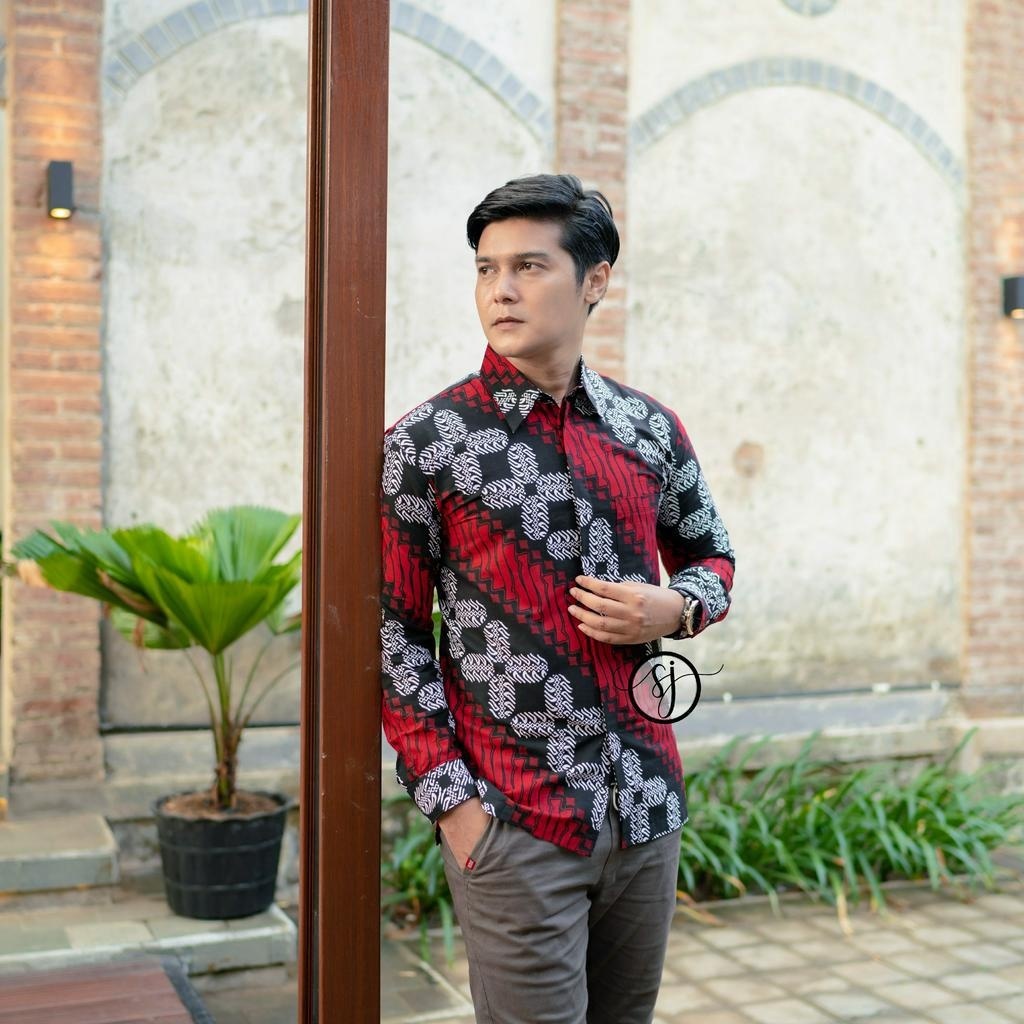 KEMEJA MERAH Mufasa | Eelina Red Seno Men's Batik Shirt | Casual Men's ...