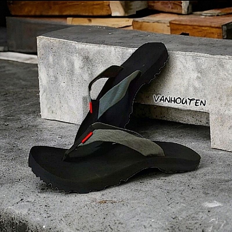 Chiefs Mountain Flip Flops main image 1