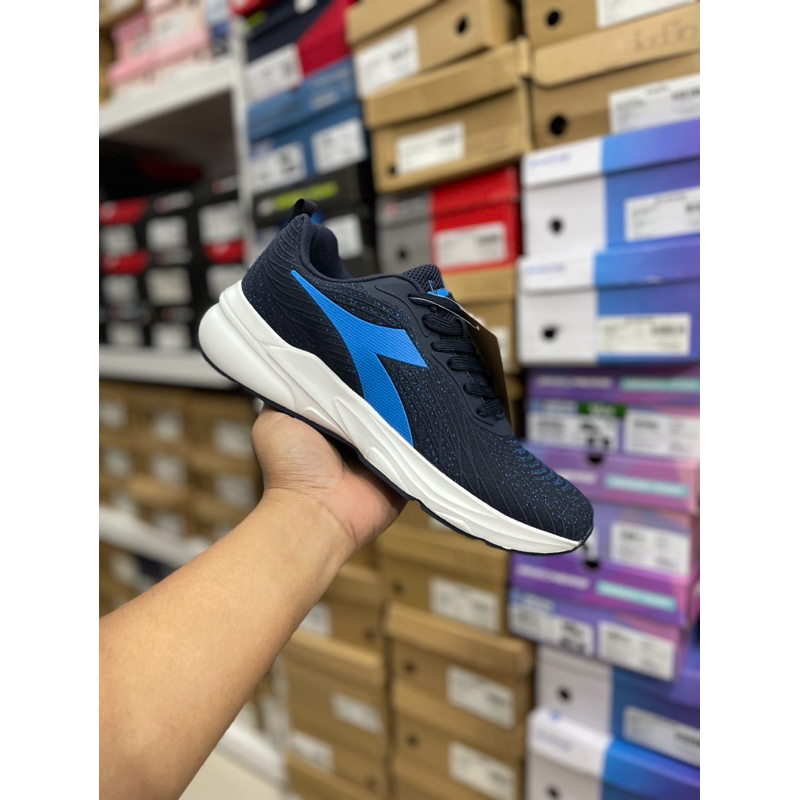 Diadora shopee online