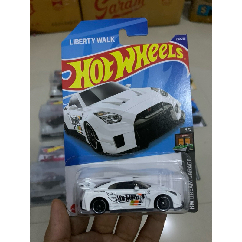 PUTIH Hotwheels r35 lbwk white card japan | Shopee Malaysia