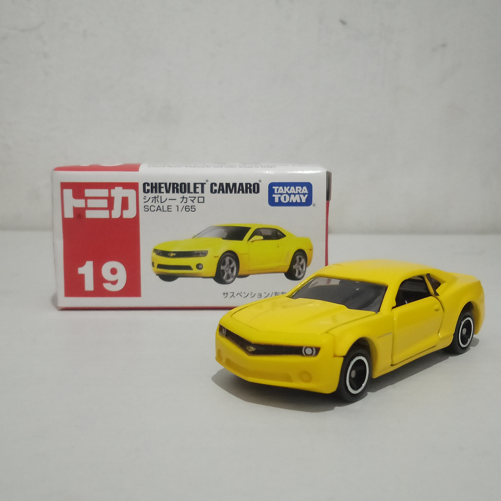 Tomica No.019 Chevrolet Camaro Die-Cast Car - 1:64 Scale 5th Gen Model With Opening Doors (Japan Import)