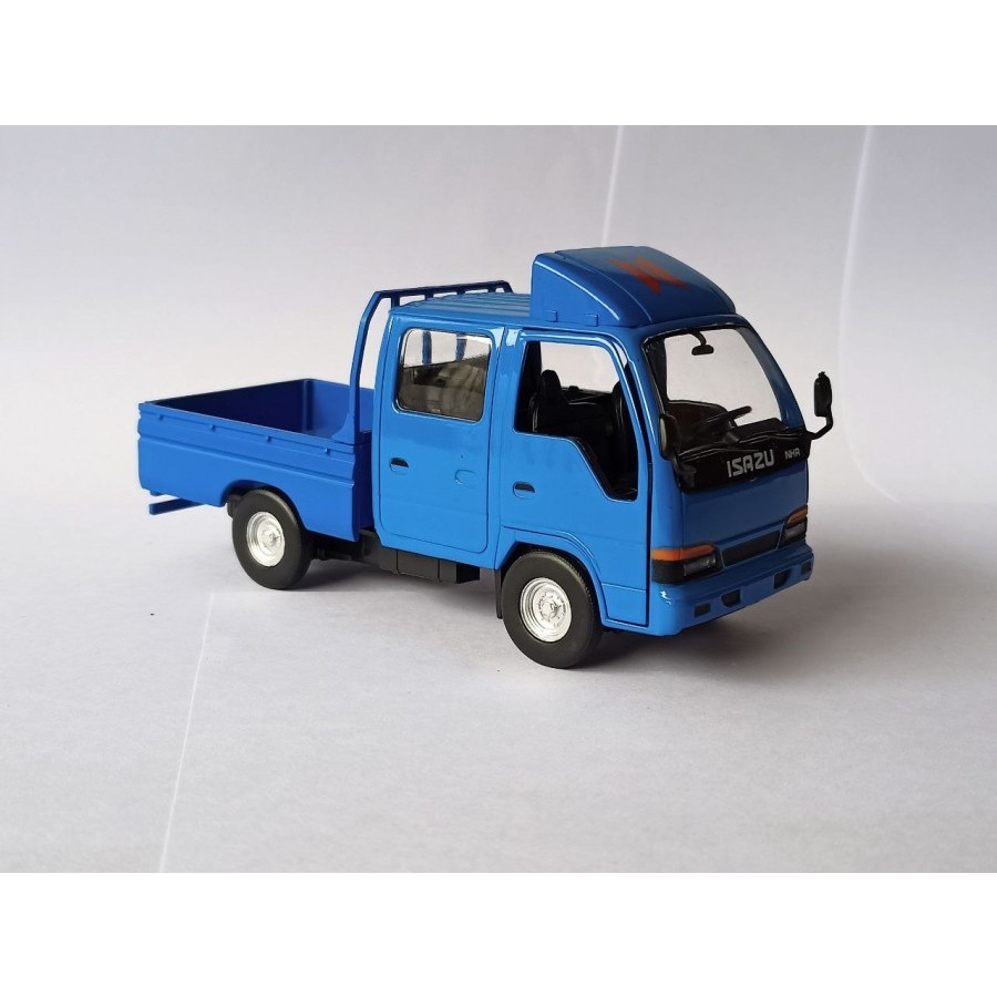 Diecast Car Isuzu Pickup Miniature Toy Car Collection Shenghui 1:32 ...