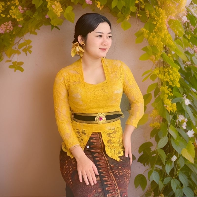 Balinese Kebaya Becomes A Set With Kamen Skirt - Tsetter | Shopee Malaysia